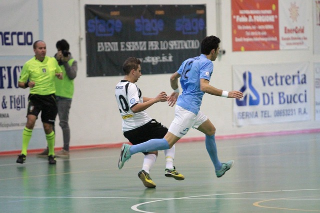 贴脸开大！祖巴茨罚球时，老鹰主场球迷高喊“保罗在哪里？”